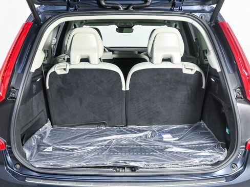 Certified 2025 Volvo XC90 T8 Plus w/ Protection Package Premier AWD/4WD image 30