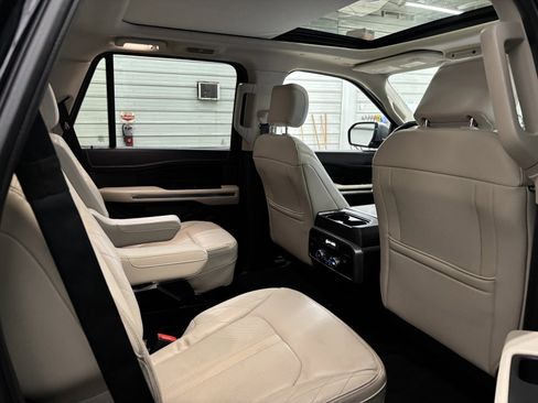 Used 2019 Ford Expedition Platinum image 33