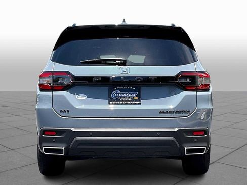 Used 2025 Honda Pilot Black Edition image 8