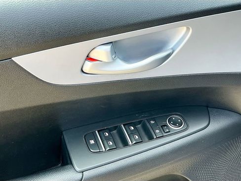 Certified 2023 Kia Forte LXS FWD image 12