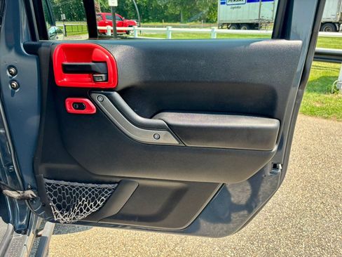 Used 2017 Jeep Wrangler Sport AWD/4WD image 10