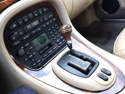 Used 2003 Jaguar XJ8 L RWD image 30