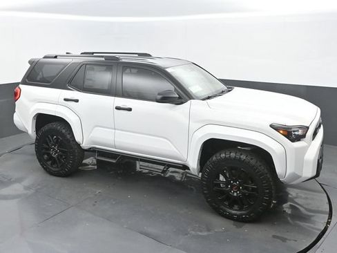 New 2026 Toyota 4Runner SR5 AWD/4WD image 27