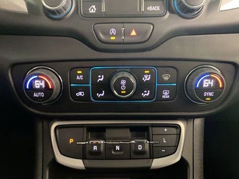 Used 2023 GMC Terrain SLE w/ Driver Convenience Package image 40