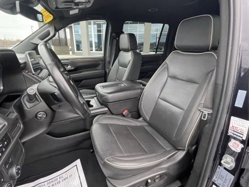 Used 2023 Chevrolet Suburban Premier image 11