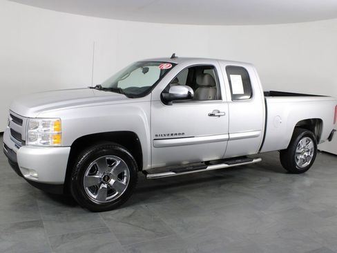 Used 2010 Chevrolet Silverado 1500 LT w/ Regional Value Package image 9