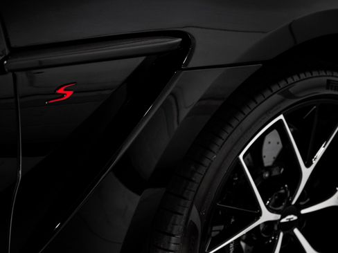 New 2026 Aston Martin DBX S image 9