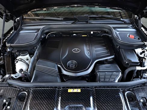 Used 2025 Mercedes-Benz GLS 450 4MATIC image 82