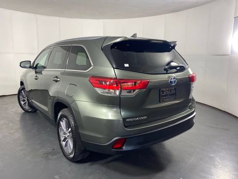 Used 2019 Toyota Highlander XLE AWD/4WD image 9