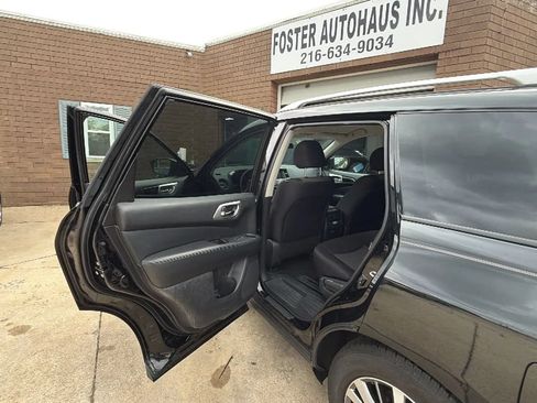 Used 2020 Nissan Pathfinder S AWD/4WD image 12