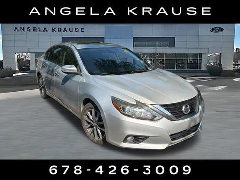Used 2016 Nissan Altima 2.5 SL w/ 2.5 Technology w/LED Package FWD image 1