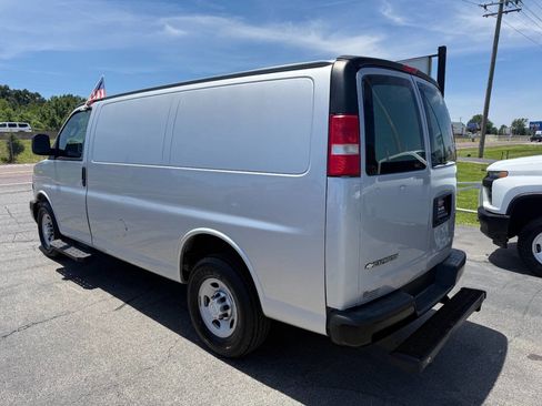 Used 2019 Chevrolet Express 2500 w/ Driver Convenience Package RWD image 7