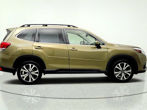 Used 2022 Subaru Forester Limited AWD/4WD image 3
