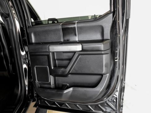 Used 2018 Ford F150 Platinum w/ Equipment Group 701A Luxury AWD/4WD image 40