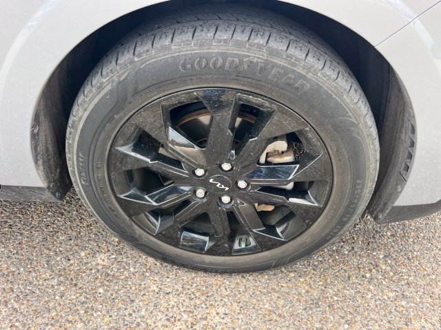 Used 2024 Kia Carnival SX FWD image 8