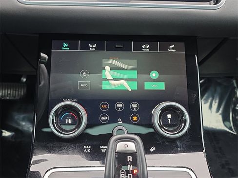 Used 2020 Land Rover Range Rover Evoque SE image 29