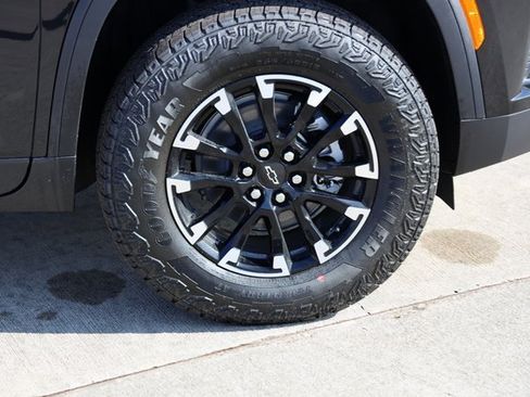 New 2026 Chevrolet Traverse Z71 w/ Driver Confidence Package image 9