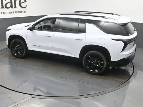 New 2026 Chevrolet Traverse RS w/ LPO, Floor Liner Package FWD image 21