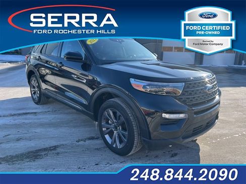 Used 2023 Ford Explorer XLT w/ Equipment Group 202A image 3