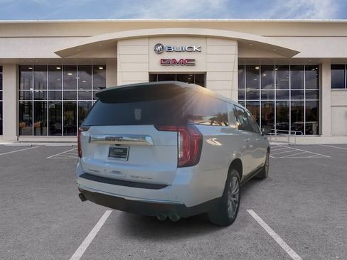 Used 2022 GMC Yukon XL Denali image 13