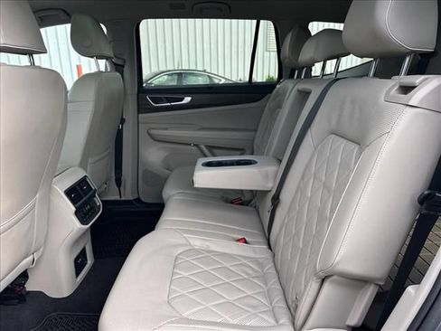 Used 2024 Volkswagen Atlas SEL Premium R-Line AWD/4WD image 17