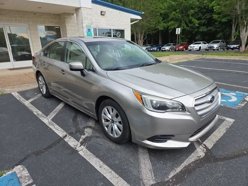 Used 2017 Subaru Legacy 2.5i Premium w/ Moonroof Package AWD/4WD image 4