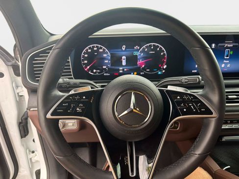 Used 2024 Mercedes-Benz GLS 450 4MATIC image 27