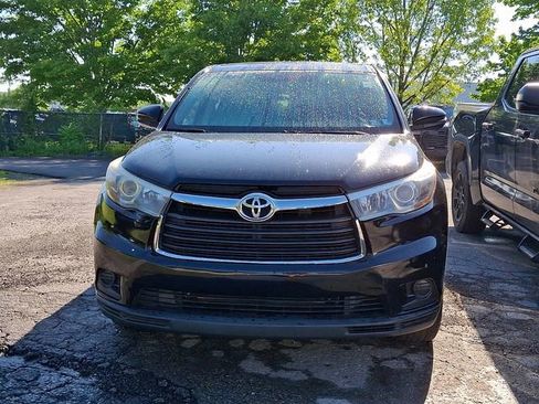 Used 2016 Toyota Highlander LE AWD/4WD image 2