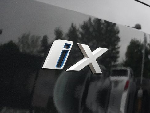 Used 2024 BMW iX xDrive50 w/ Premium Package image 31