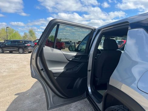Used 2025 Chevrolet Equinox LT FWD image 28
