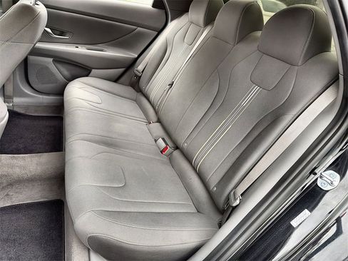 Used 2023 Hyundai Elantra SEL w/ Convenience Package image 24