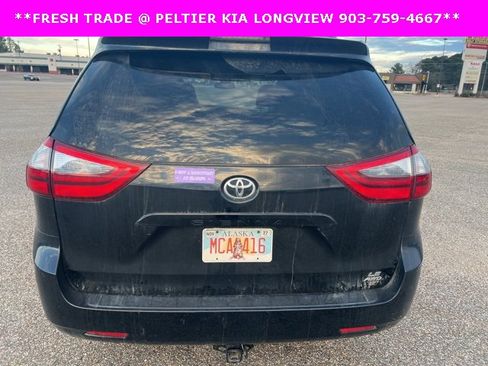 Used 2020 Toyota Sienna LE image 5
