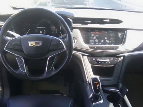 Used 2019 Cadillac XT5 Premium Luxury w/ Driver Assist Package FWD image 11