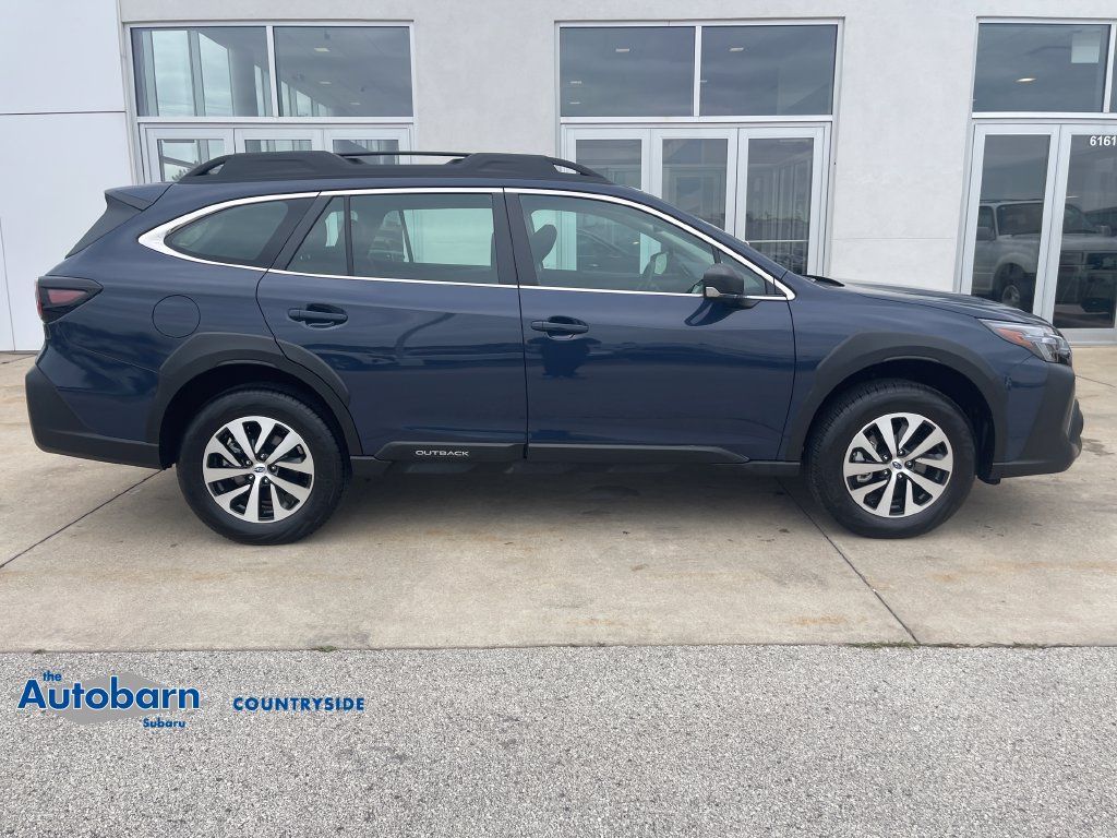 Used 2025 Subaru Outback AWD/4WD image 6