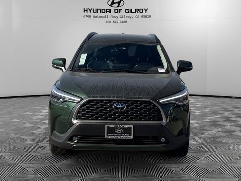 Used 2024 Toyota Corolla Cross XLE image 2