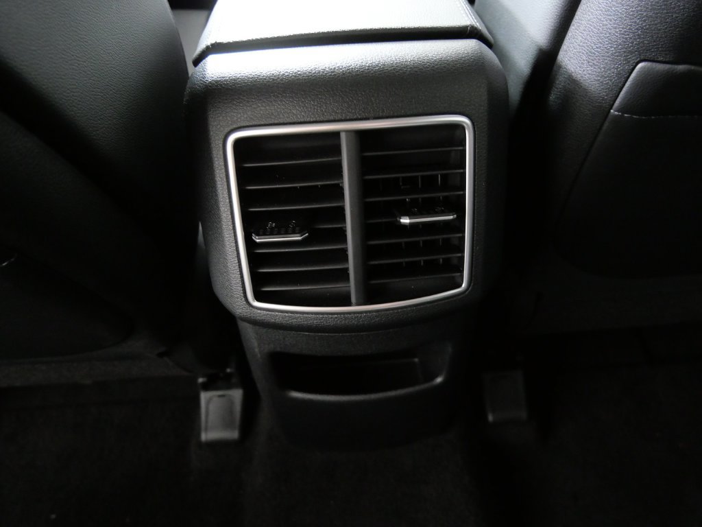 Used 2026 Kia Sportage EX FWD image 18
