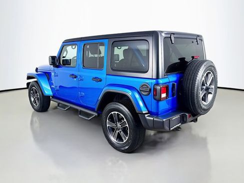 Used 2023 Jeep Wrangler Unlimited Sahara AWD/4WD image 10