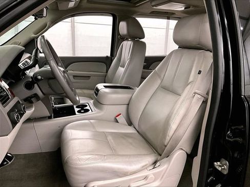 Used 2012 Chevrolet Suburban LT AWD/4WD image 25