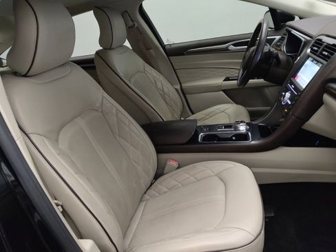 Used 2017 Ford Fusion Platinum image 21