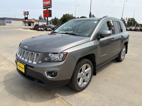 Used 2014 Jeep Compass Limited w/ Sun/Sound Group AWD/4WD image 4