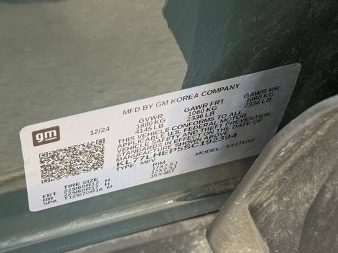 Used 2025 Chevrolet Trax LT FWD image 29