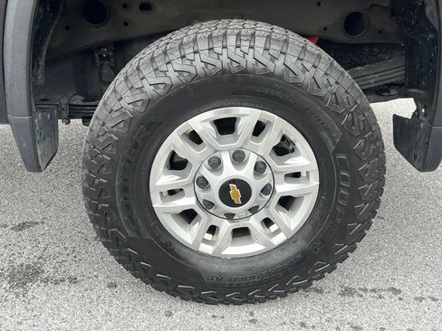 Used 2023 Chevrolet Silverado 2500 LT w/ Z71 Off-Road Package AWD/4WD image 14