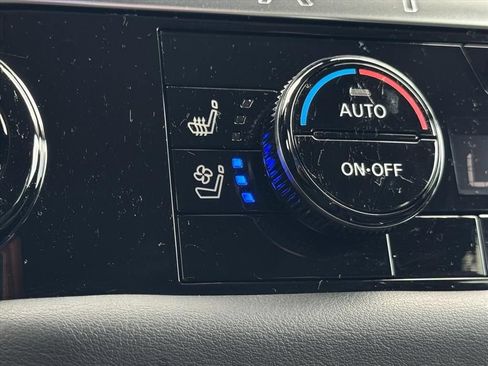 Certified 2026 Nissan Pathfinder Platinum FWD image 16