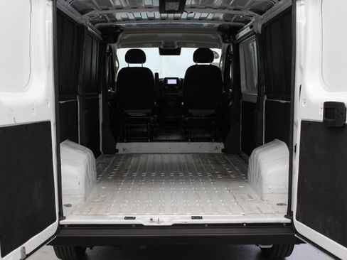 Used 2025 RAM ProMaster 2500 w/ Convenience Group FWD image 11
