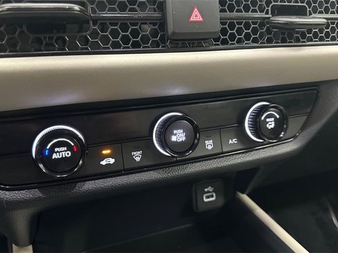 Used 2023 Honda HR-V LX image 16