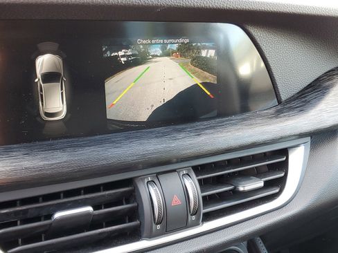 Used 2019 Alfa Romeo Stelvio AWD image 26