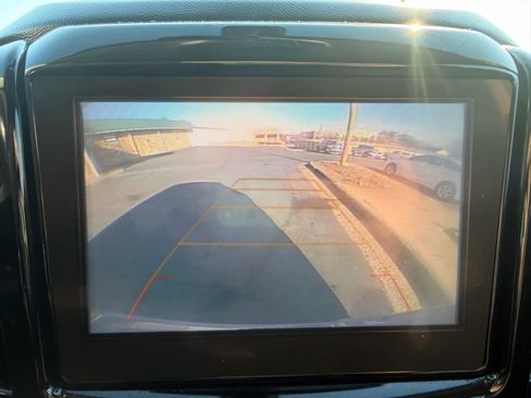 Used 2018 Chevrolet Traverse LT image 25