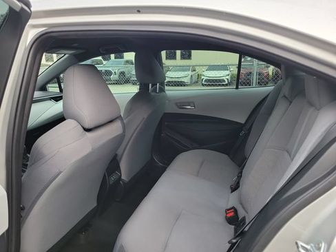 Used 2025 Toyota Corolla SE FWD image 8