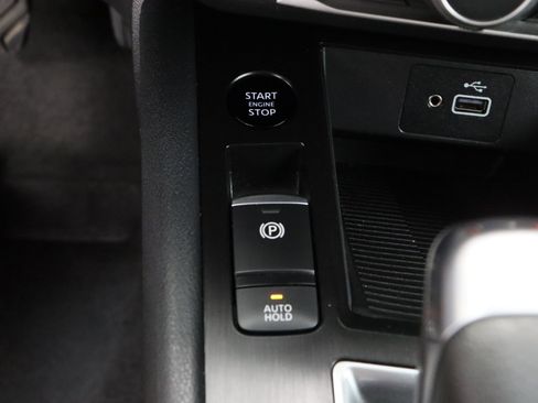 Used 2025 Nissan Kicks S FWD image 17