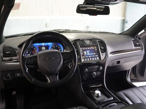 Used 2019 Chrysler 300 S AWD/4WD image 11